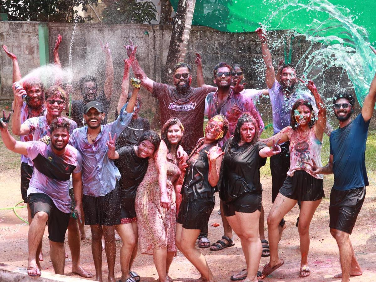 Hostelexp, Varkala - A Beach Town Hostel Buitenkant foto