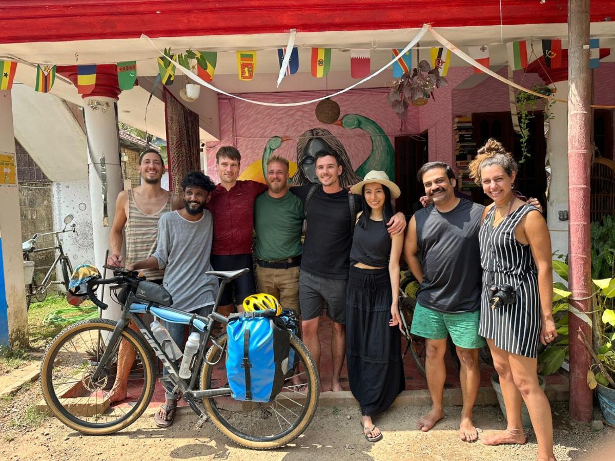 Hostelexp, Varkala - A Beach Town Hostel Buitenkant foto