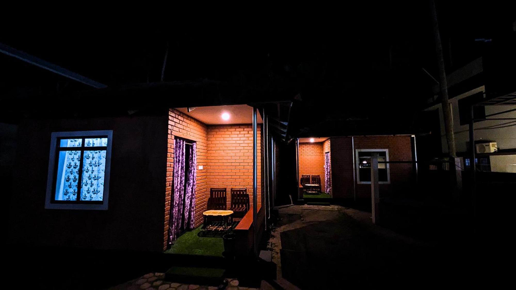 Hostelexp, Varkala - A Beach Town Hostel Buitenkant foto