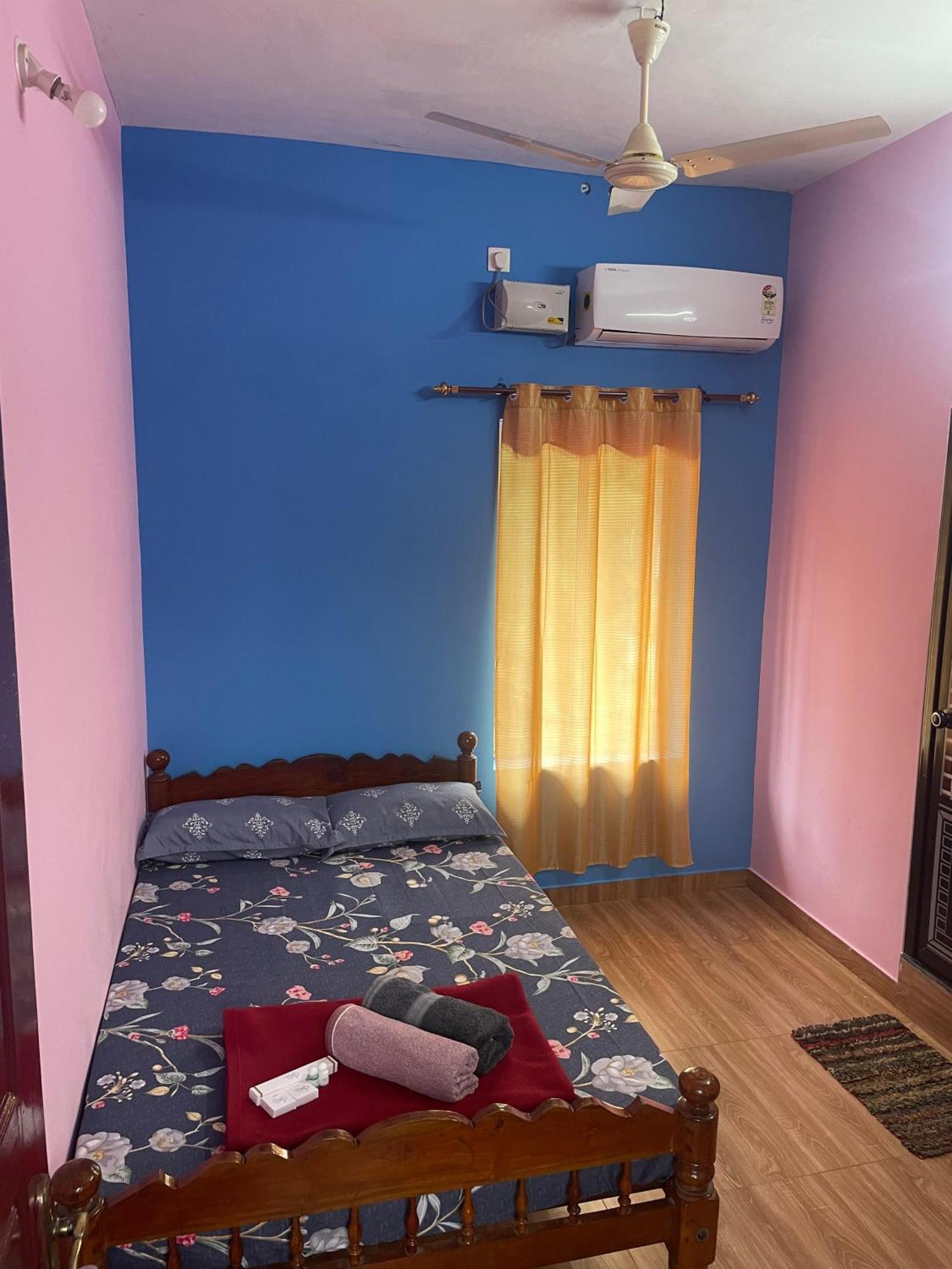 Hostelexp, Varkala - A Beach Town Hostel Buitenkant foto