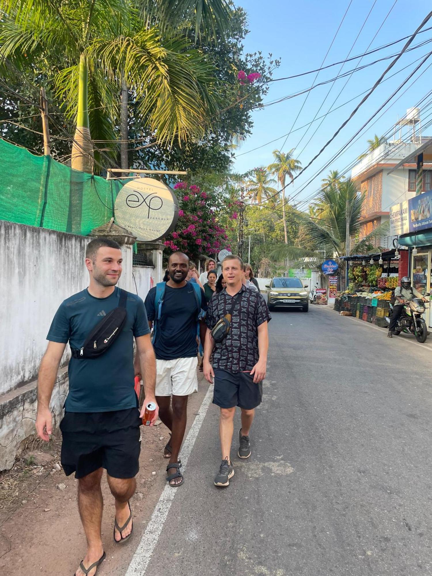 Hostelexp, Varkala - A Beach Town Hostel Buitenkant foto